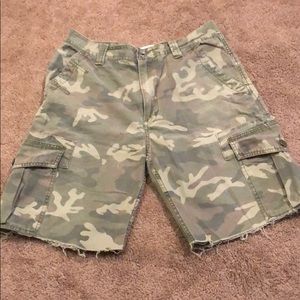 Levi’s Cargo Shorts • Camouflage